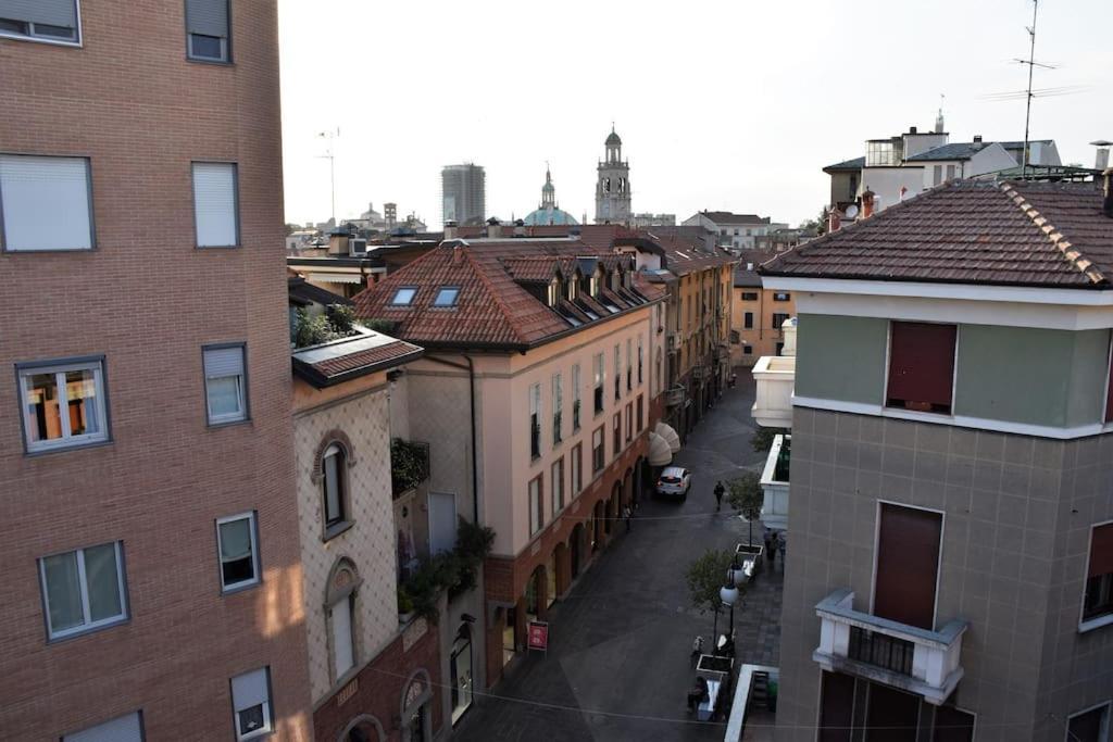 One Flat/Studio,Busto ArsizioCenter,With Terrace 외부 사진
